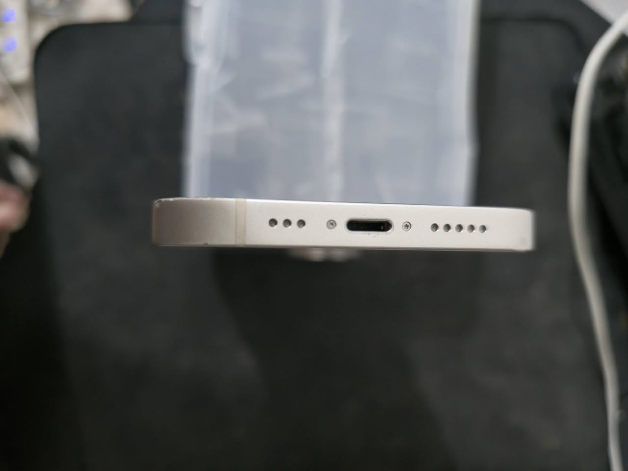 للبيع iPhone 13 – 128GB

- بطارية 78% (أصلية).
- نسخة الشرق الأوسط تدعم شريحتين اتصال فعلية (Double SIM).
- الجهاز يحمل الحرف M.
- نظيف جداً، مع شخوط بسيطة على الشاشة والإطار لا تؤثر على الاستخدام.
بي طخات بالشاصي واضحه بالصور وبيشخوط بالشاشه
- الموقع: بغداد – البياع.
سعر 400 الف قفله من الاخير
نهايته قفل
- الصور حقيقية وتوضح حالة الجهاز بالكامل.
المعلوميه اني قاعد ابيع ايفون 13 ما قاعد ابيع ايفون 11

📞 للتواصل: ***********
