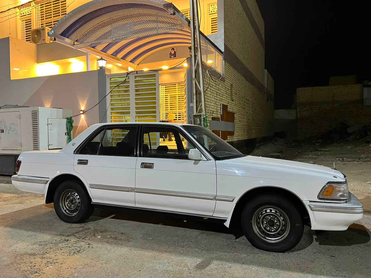 سلام عليكم من رخصة مدير التجمع
للبيع فقط سيدان 1990 اصل كفاله من ضربه وصبغ وخياس  فقط بارد قليل وكرت مكانين زغار 
سياره جاهزه وناشفه ترايك 160 شرط 
مكينه كير حداديه تبريد خلفي امامي وثلاجه 
تخم تاير وكهربائيات كلهه بلاد حتى المسجل 
كفاله من كلهن ومال جناي مكانه نجف
وراعيه نجف وين تريد ابصملك مشروع وطني 
سعره ($$ 72 ورقه )وبيهه مجال رقم بغداد 
*********** 

وشرط مثل الصور واحلا اذا طلعت غير الصور تشلع عيوني 

رحمه لهلك متشتري لتكلي امسح المنشور وجايك 
واذا غاليه اعبر المنشور وانشالله تحصل اقل منهه
