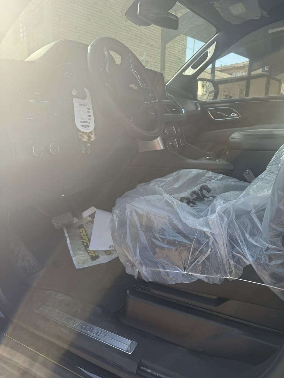 سلام عليكم اخوتي للبيع فقط بدون مراوس تاهو موديل 2023 خليجي وكاله النبأ مواصفات LT نفس البرايمير بالضبط مواصفاتها حته وياله بلاديه كفاله عامه من كلشي ومغلفه افلام حمايه ضمان بيهن سنتين مكاني بغداد حي الجهاد رقمي *********** رقم بغداد وباسمي تحياتي الكم سعر 515
