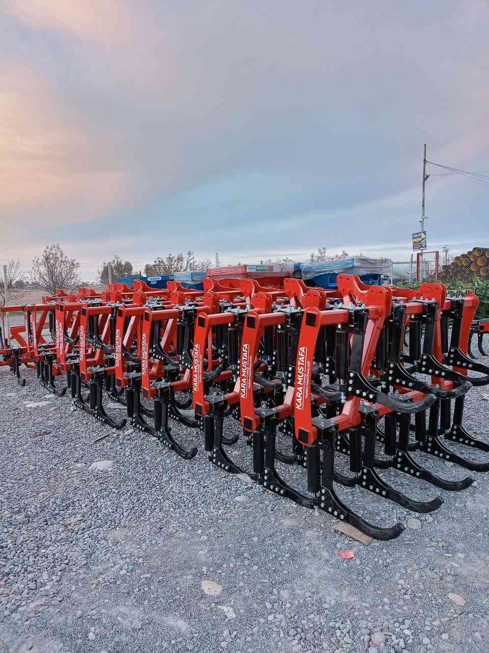 بسم اللە رحمان رحیم   ..           جملە  و  مفرد  
 موجود  کل  الات  زراعیە   فدان  ـ خرامیش  - مرشە -رفاسە   -- ناثرة   -  معدلان  -   // توصيل اكو  جميع  عيراق
 عنوان  جمجمال  تريق  عام  كركوك   سليمانيه  
   ***********  واتساب  ***********واتساب
*********** واتساب
