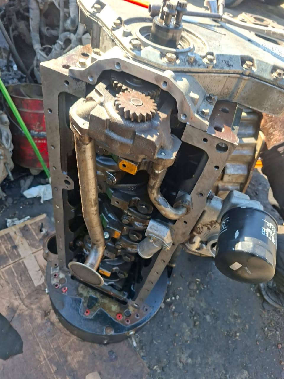 🚗 للبيع: نص محرك بيركنز (Perkins) 
👨‍🔧 المهندس هاتف
📞 للاستفسار يرجى الاتصال على الأرقام التالية:
***********
***********
📍 الموقع:
بغداد / الكرادة / حي الوحدة / شارع خالد بن الوليد
مقابل مرطبات السائحة
