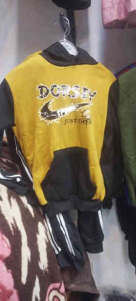 ملابس شتوي من سنه وحتى تسع سنوات بناتي وولادي سعره فقط 5000 دينار ***********
