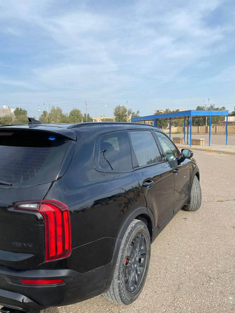 للبيع او المراوس 
كيا تيلورايد SX Prestige 2021 
لون اسود موديل 2021 فول مواصفات 
سلايت + بانوراما سقف كامل شاموا

5 كاميرات 360 درجة كامرات عند فتح الاشارة الجانبية يمين + يسار

ليد دشبول + ابواب (الوان متعددة )

كشن خزن و تبريد وتسخين مقاعد الامامية و خلفية
بصمه 
تشغيل عن البعد 
دبل اكسل فور ويلAWD 
صندوق شفت كهربائي 
تبريد مركزي ثلاث قطع 

وايرلس مال شحن 
رادار امامي + رادار جانبي + رادار خلفي 

حساسات خلفيه 

لايت زينون بلادي شريكه 

شاشه كبيره كاميرات 360درجه 
انضمة للقياده
(Smart,Comfort,Snow ،Normal،Sport)

ماشيه 79 الف مايل و قابل ل زايدة  

سيارة السيرفس كل شهر بشركة MOTUL اربيل و سياره مصلحه تصليح درجه اولى بدون نواقص 

السيارة مو حزام ابيعلك حزام لان مو كل القطع مصبوغة وعلى الفحص

رقم الشاصي :
5XYP5DHC1MG114742 
بجم كبس 
ايرباك استيرن + دشبول بلادي شريكه 

بس ايرباك البردة طاك 
السعر  183 ورقة وبيها مجال للطيبين

وعليها غرامة تنزل من السعر ( السيارة مرقم اربيل)
كلشي ذاكر بالمنشور واي استفسار راسليني وتدلل

***********
