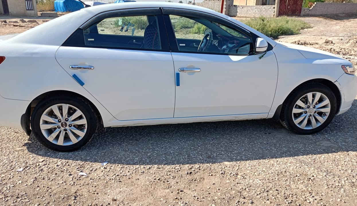 السلام عليكم سيراتو للبيع موديل 2012رقم اربيل مكفوله عدا بارد بصيط كير سته نمر محرك 1600باقي التفاصيل اتصل ***********
