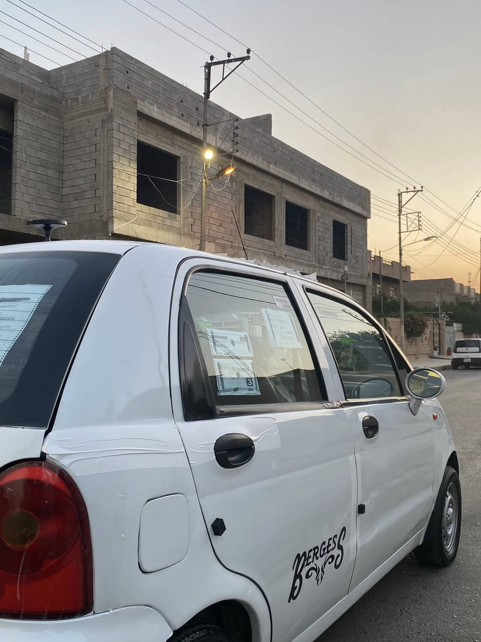 السلام عليكم كوكو ٢٠١٣ سياره بلا صبغ سياره مكينه شرط سياره شرط التحويل 
***********
