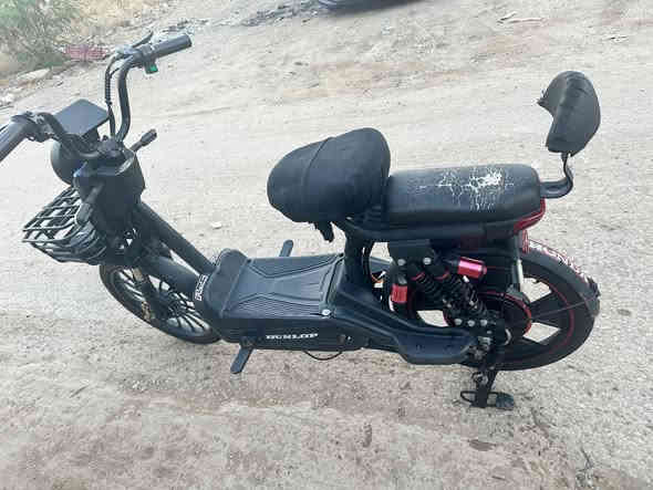 سلام عليكم دراجه البيع جديد شغله درجه بطاريت جداد موديل 2024 حجم 20 المكان بغداد العامرية سعر 280 وبيه مجال ***********
