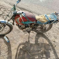 شباب دراجه للبيع السعر 100,000 وبيها مجال 07762910072