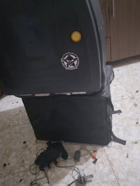 البيع غراض  صناديك ثنين   وزنون  وستاند وايرليس ايفون رايدهن كلهن 60 م...