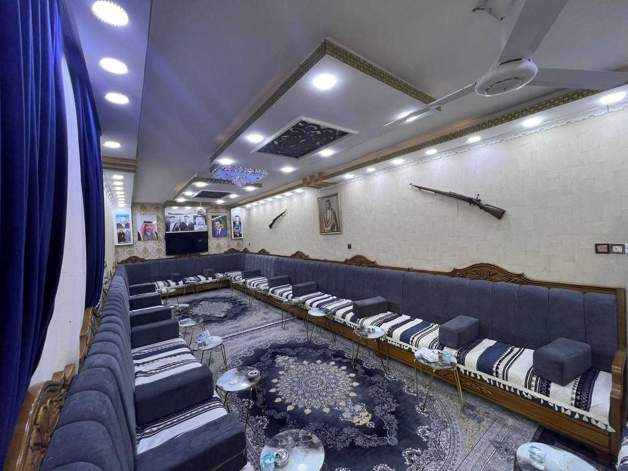 دار مساحة  200  م
واجهه 10 نزال  20
طابو ملك صرف     
يباع كامل. او تقسيم  حسب طلب 
يحتوي ع 4 غرف نوم  هول استقبال صحيات البيت بلكامل كرانيت درجة اولى
الموقع فلكة الحدادين  شيخ وعد 
بناء جديد 
سعر 300 
التواصل خاص او واتساب 
***********
