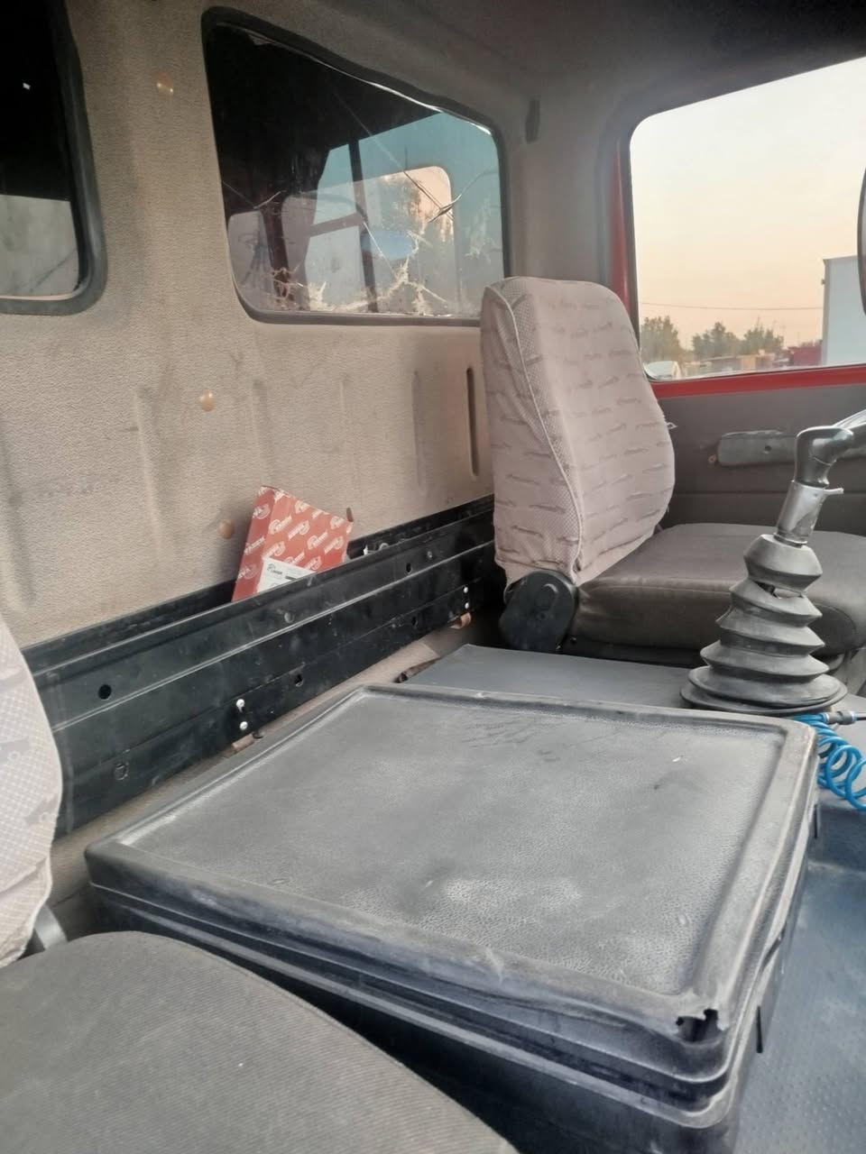 للبيع موديل 82 قماره 89 جديده شاصي مكفول جي اف مكينه 10 گير 130 سنويه راس تريله جاهزه للعمل مكان السياره الناصريه سوق الشيوخ اي استفسار
***********
