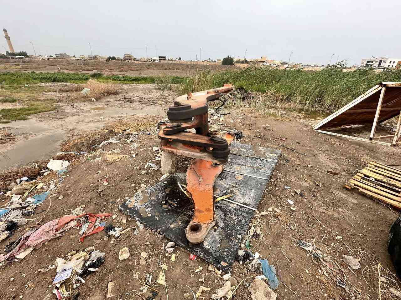 سلام عليكم جب شفل هيتاشي البيع حجم 170جب عله وضع الشركه لامجفت ولا بي بوش ‭0770 695 4390‬
