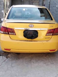 بي وايدي 2015 مكينه وكير كورله مكفوله من الضربه  بسمي سياره مصفره من ا...