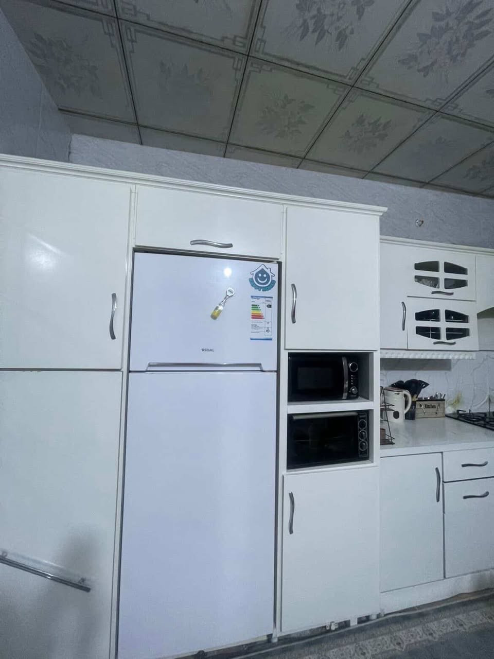 کەوەنتەر دەرکە دار ناو ئەلەمنیۆم. ٥ مەتر و ٦٠ دریژیتی و مەخسەلەکەش ٢ مەتر درئژیتی. هەولیر تەنها ٣ دەرکەکەی لای مەخسەلەی حەیب دارە لە وئنەکە دیارە


**إذا كنت صاحب هذا الإعلان وتريد حذفه لأي سبب، رجاءا أرسل رسالة إلى الدعم الفني**