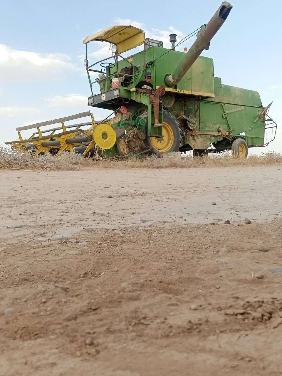 السلام عليكم  يوجد حاصوده موديل80 معمر جاهزه على  الحصادرقم الهاتف***********
