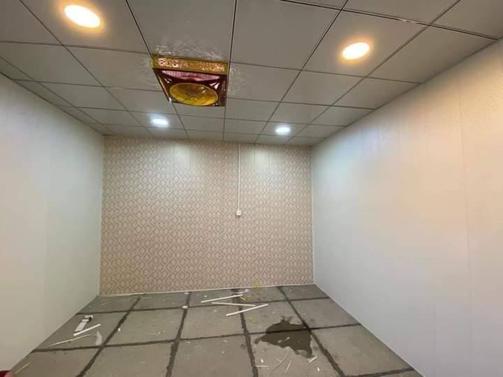 سلام عليكم  مستعدين لعمل كافه الديكورات  سقوف ثانويه ورق جدار بديل الرخام وبديل الخشب حجر   وكافه الاصباغ   تغليف للاستفسار *********** واتساب فقط
