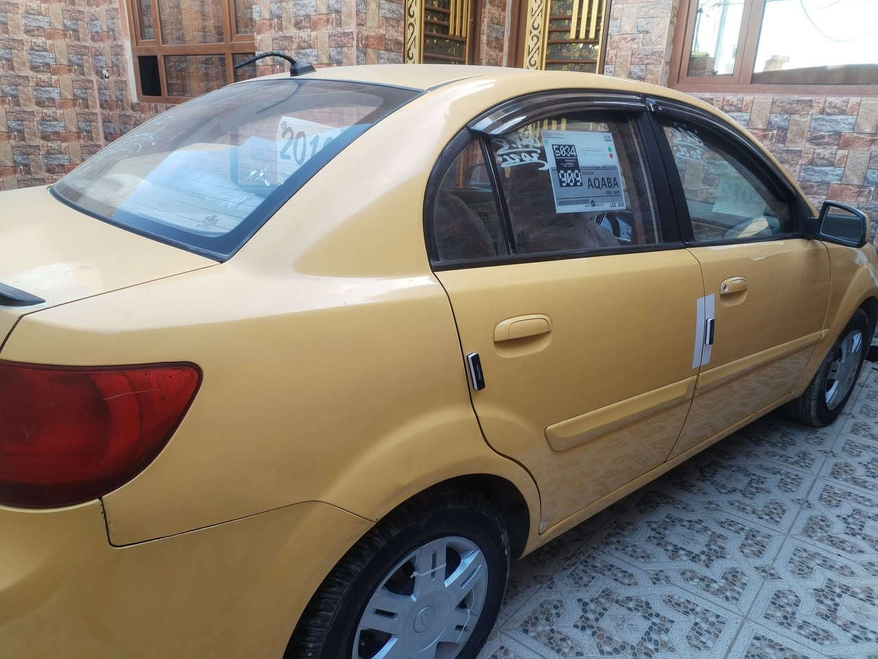 للبيع او مراوس كيا ريو موديل 2012 كوري
رقم بغداد اللماني بسمنا بلموصل التحويل شرط 
 هيئه وغرامه صفر 
شرط التحويل 
كابون بانزين بيها 
مكينه 16 الاصلي بداية تبخير 
كير توماتيك شرط 
وجامات كهرب 
تدفئه تبريد ثلج 
تايرات جدد 
طخم امامي خلفي جديد 
بدون ضرر 
فقط دوسه مال الباب الوره شبرمن عند الداير  
 بدون قطع تبديل فقط تلقيطات قليله
السعر 96 وبيها مجال 
استفسار اكثر 
***********
***********
