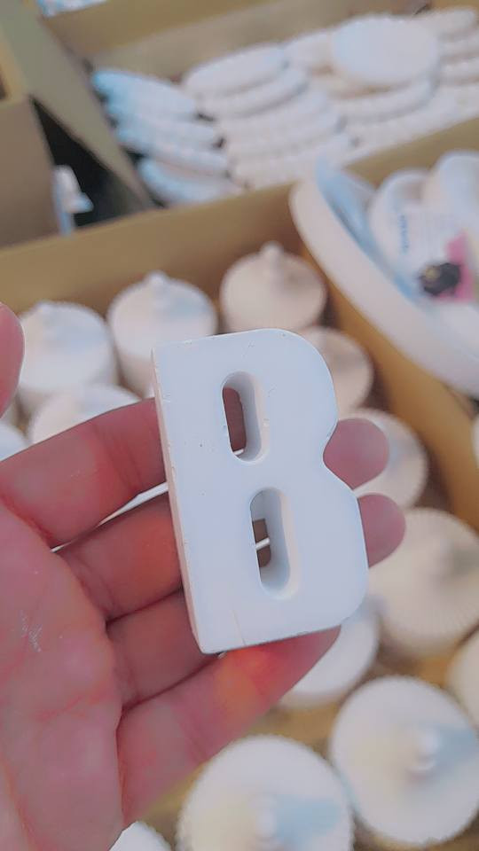 بيع قطع حجرية للمناسبات  جملة ومفرد( /مولود حج/ تخرج )
سعر القطعة للمولود ملون ٧٥٠ 
سعر قطع الفازات ٢٠٠٠ دينار موصل, نينوى


**إذا كنت صاحب هذا الإعلان وتريد حذفه لأي سبب، رجاءا أرسل رسالة إلى الدعم الفني**