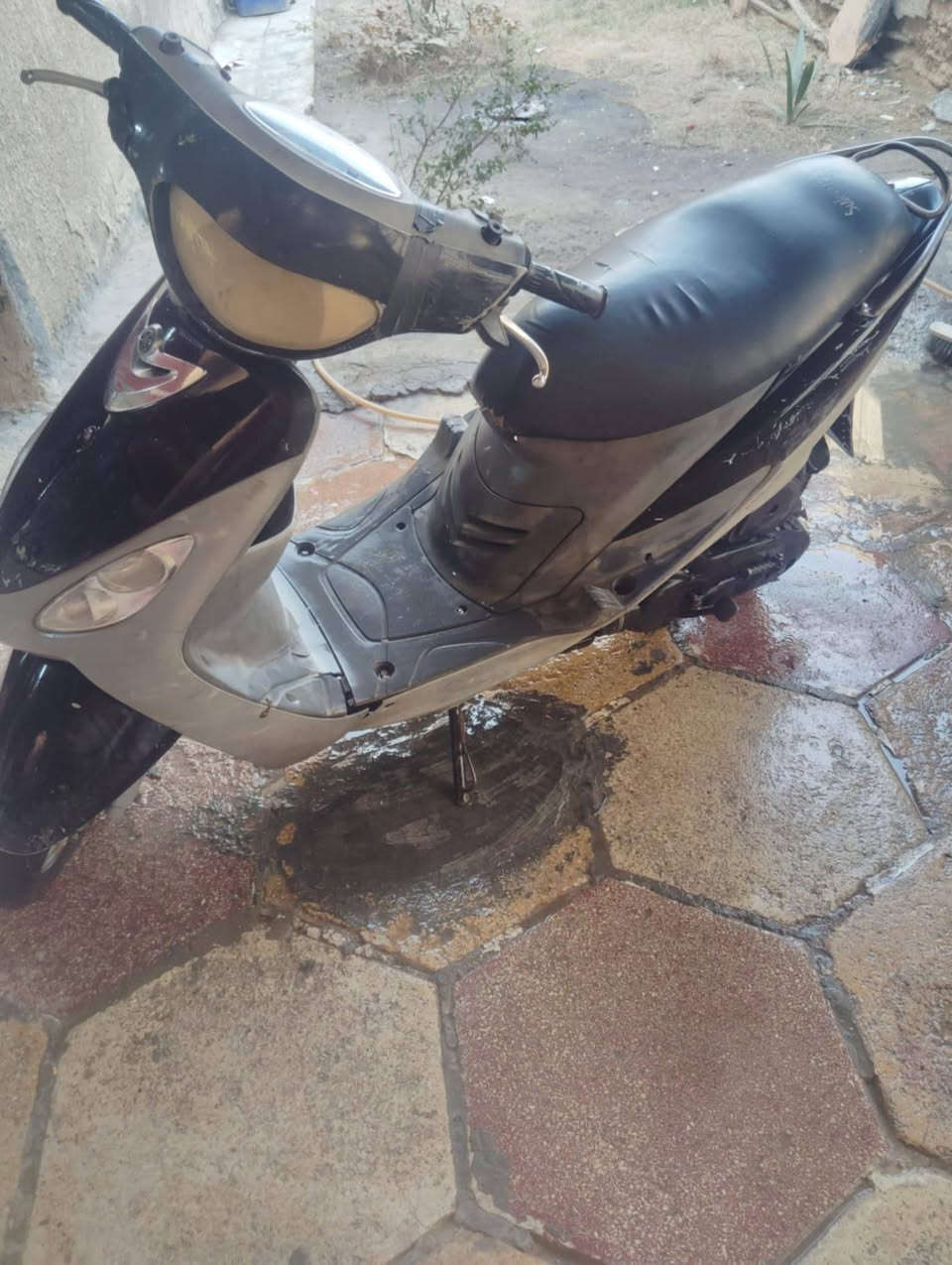 سلام عليكم دراجه ماكس منغولي دراجه خير من الله دراجه شلعه معدل شك كاع بيدي طلعته من وكيل مكان حله شاوي.  السعر  425 بي مجال قليل حك جيتك  ***********
