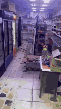 السلام عليكم اغراض اسواق للبيع عوارض و رفوف ومواد المكان بغداد الاعظمية للاستفسار الاتصال على الرقم 
***********
