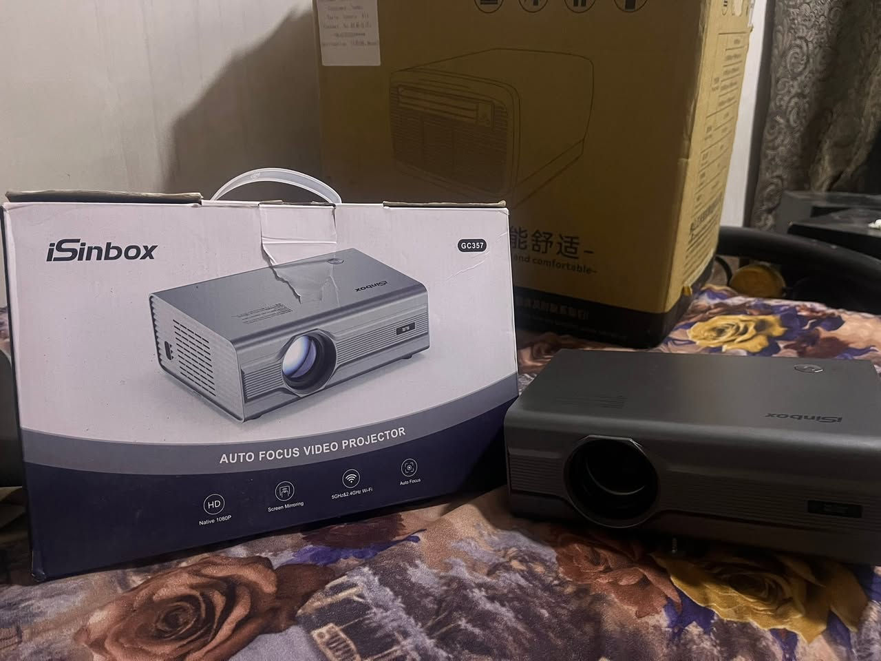 ‎📺 بروجكتر سينمائي ذكي iSinbox GC357 للبيع 🎬
‎✨ مستعمل نظيف جداً مع جميع الملحقات والكرتونة الأصلية.
‎أبرز المواصفات:�✅ دقة حقيقية Native 1080P Ultra HD�✅ Auto Focus (ضبط تلقائي للفوكس)�✅ واي فاي ثنائي 5G / 2.4G�✅ Screen Mirroring & Bluetooth لربط الهاتف والسماعات لاسلكياً
‎🔍 ملاحظة للأمانة:�يوجد صفار خفيف جداً في إحدى الزوايا يظهر فقط عند عرض اللون الأبيض بالكامل، لكنه لا يؤثر نهائياً على المشاهدة ولا يلاحظ أثناء مشاهدة الأفلام أو المباريات.
💰 السعر: [85 الف]�🛒 سعره جديد على أمازون بحدود 120 - 140 دولار.
📍 الموقع: الموصل / الجانب الأيسر
‎📥 للتواصل: عبر الخاص.


**إذا كنت صاحب هذا الإعلان وتريد حذفه لأي سبب، رجاءا أرسل رسالة إلى الدعم الفني**
