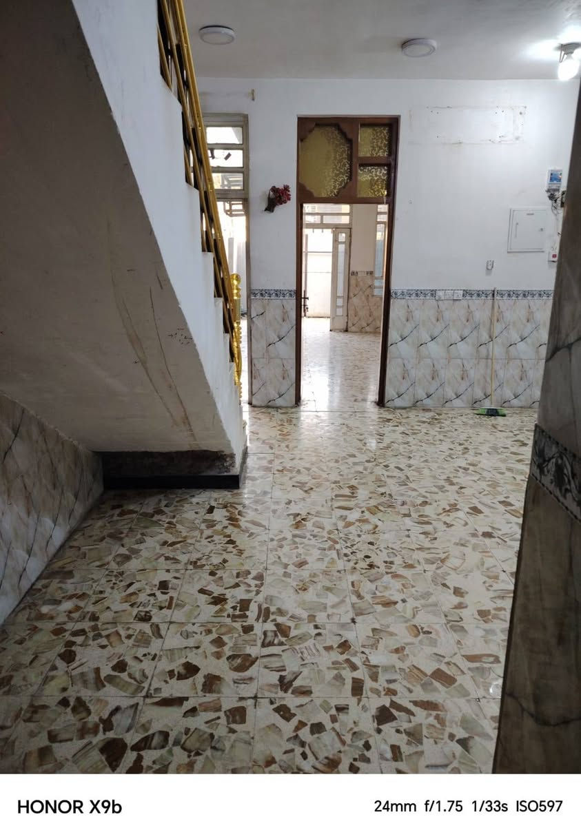 يوجد لدينا

مشتمل الإيجار حديث البناء درجة أولى

غرفه كلدور استقبال مطبخ مجمع صحيات

سعر اجار 300 الف

حله حي العسكري شارع 80 قرب مخبز مهند

للاستفسار الاتصال على الرقم ***********
