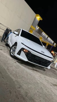 للبيع هيونداي إلنترا موديل 2025/2026 بحالة ممتازة جدًا  سيارة عملية، ا...