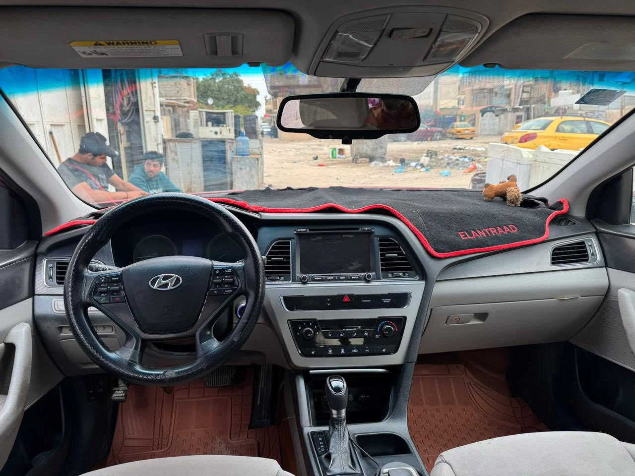 السلام عليكم سوناتا 2015 أمريكي حادثها موجود بصور ماشية 95 ميل ثلاث قطع صبق بدون دواخل بدون حادث مكينة 2400 رقم بغداد الجديد ريدها 107 بيها مجال قليل للبيع أو مراوس ب 7 راكب ***********مكان بابل حلة
