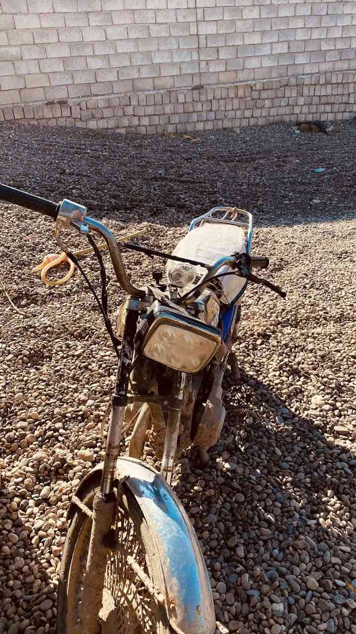 السلام عليكم موطور للبيع محرك شقال عايزو دينمه و هندل السعر ١٥٠ و بي مجال مكاني اني قريت الحود مو شراي لا تعبني الرقم *********** و الخاص مفتوح
