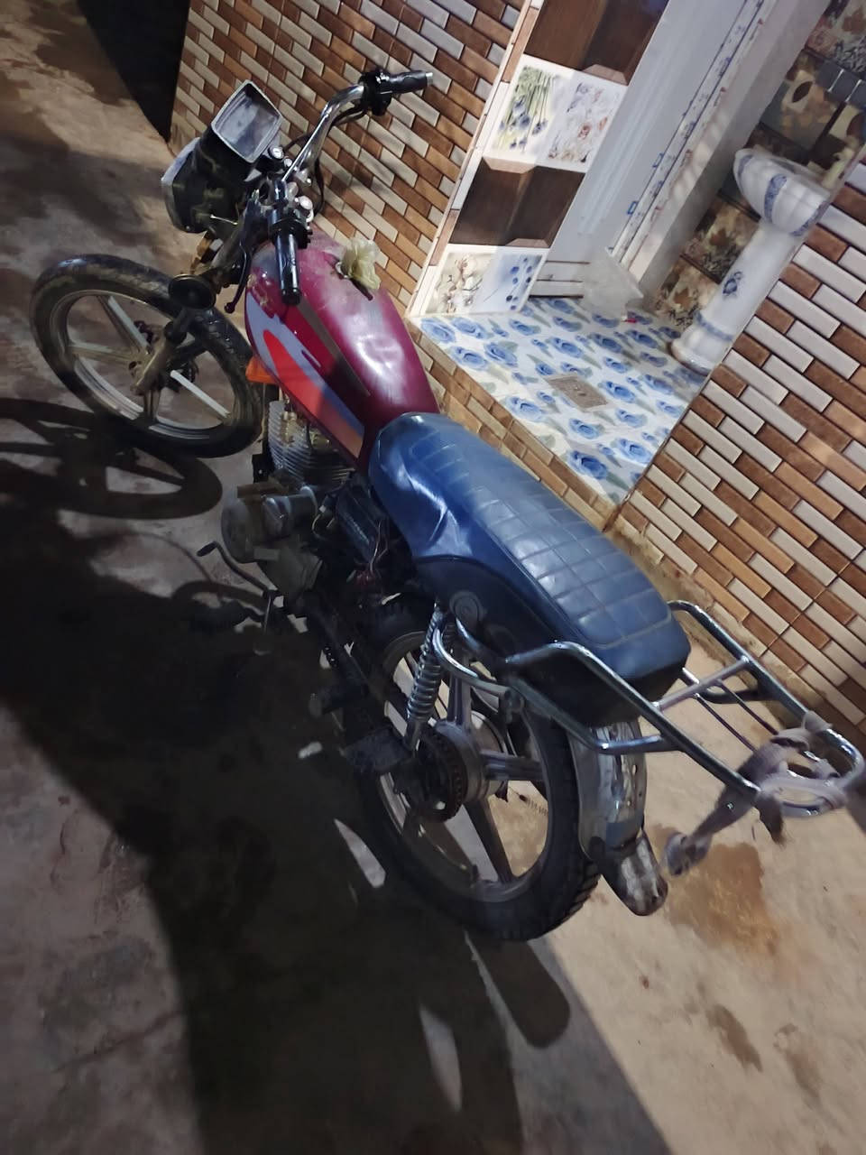 سلام عليكم شاب إيراني سيفان للبيع 5كير يرادله ترتيب شرط محرك فول نشاط ومعدل فول سعر ٢٢٥ وبيج مجال ***********
