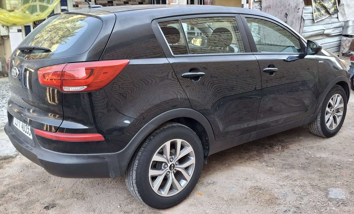 السلام عليكم 
سياره سبورتج
وارد امريكي 
موديل 2016 
الحادث بنيد مبدل والجاملق مصبوغ فقط 
ماشيه 85 
رقم بغداد دولي  
السياره بسمي 
عارضه 137 $ وبيه مجال 
رقم الهاتف ***********
العنوان بغداد وغير متواجد على الفيس
