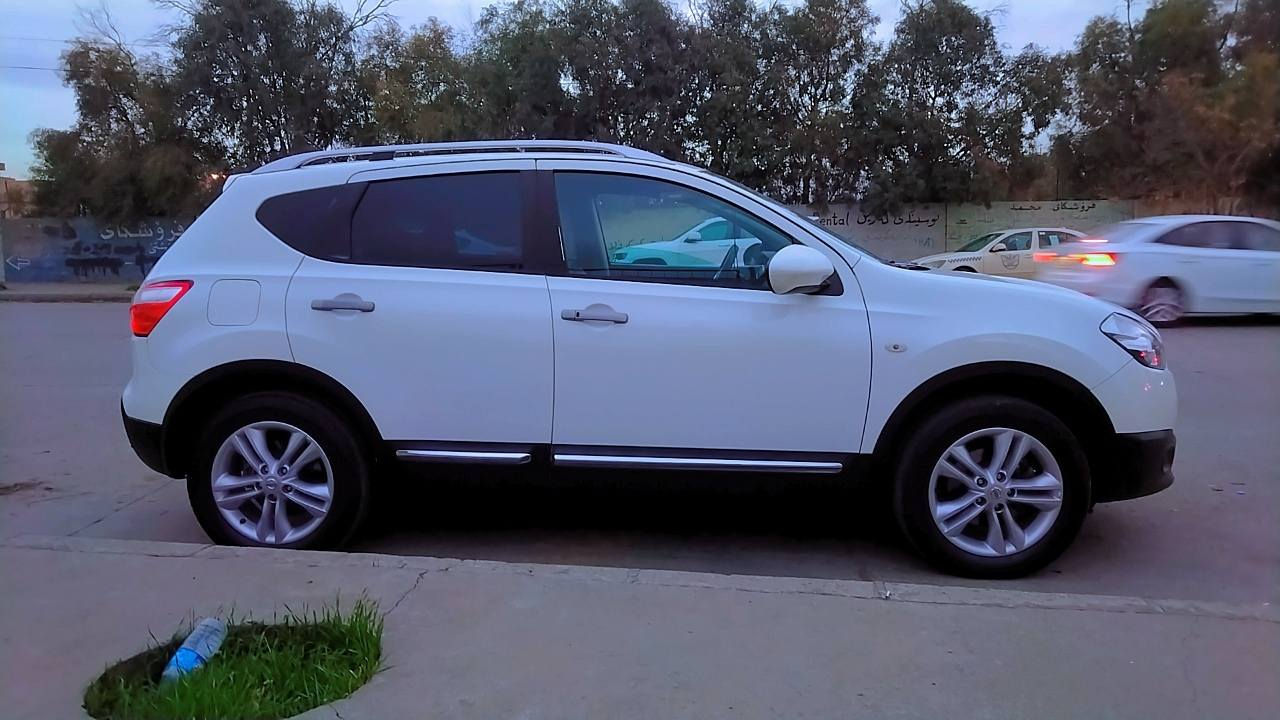 نيسان قاشقا2011 سفري شەريكە
فول مۆسەفات
بەصمە..ناوكرێمي..توڵي سەقف..5ويل كەپ..حاسە..گێڕو مەكينە بەشەرت
بێ بۆیاخ بێ سارد نمونەیە سەیارەکە
*********** السليمانية, العراق
