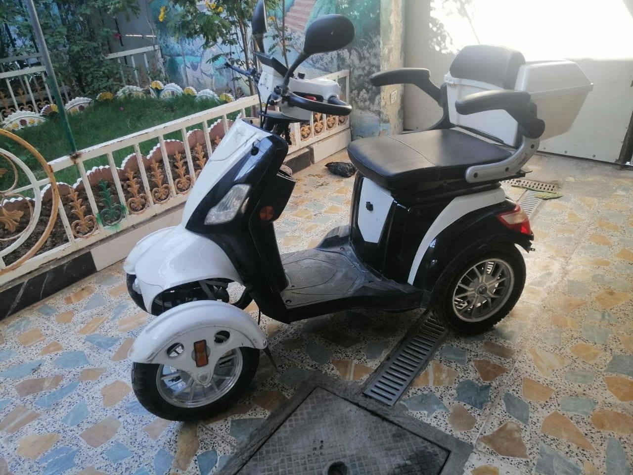 دراجه للبيع المكان بغداد حي اور سعر 750 الرقم المبايل ***********
