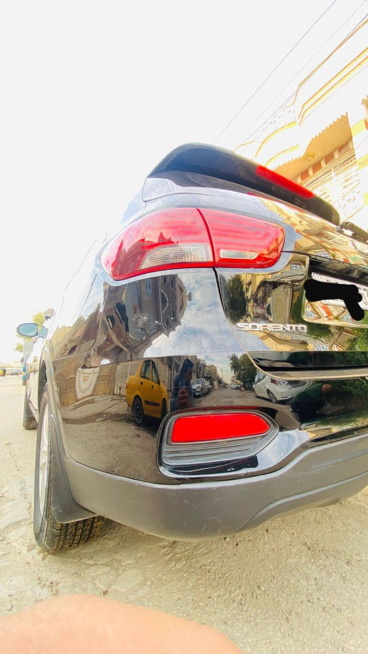 البيع او مراوس سورنتو 2019 وارد امريكي
محرك 4 سلندر 2400  جي دي اي 
7 راكب قطعتين تبريد داخل اسود 
نص مواصفات 
شاشه جبيره
تحكم ستيرين
حادثه من امريكا جاملغ خلفي بدون دواخل وبدون تبديل 
و بيها الجاملغات الاماميه ثنين و ربع البنيد صبغ فقط السياره كله ليبل واحد بدون تبديل السونار مرفق ويا الصور 
رقم بغداد تحويل مباشر 
العنوان بغداد 
السعر 170 وبيها مجال 

(***********)
