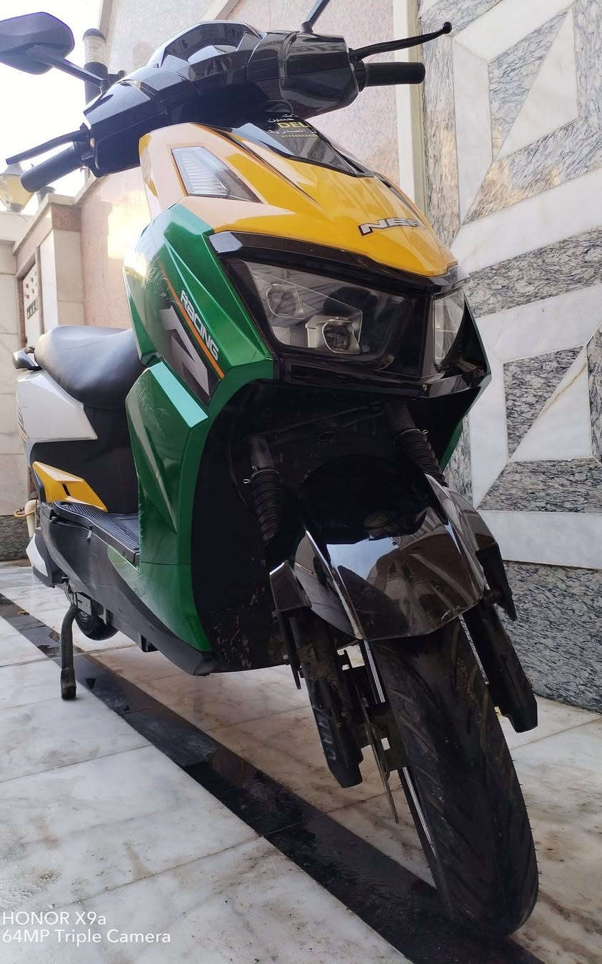 دراجه ڪهربائيه للبيع 
مواصفات 
1••• 3 سرع بيه سرعه اولا 40 الثانيه 50 الثالثه 60
2••• سرعته تقفل 60 حقيقي بشاشه 
3••• بريك امامي خلفي 
4••• لايت زنون عالي + ناصي 
5••• 3 الوان اسود + اصفر + اخضر 
6•••شحن 4 ساعات فقط 
7••• الشحنه الوحده 40km 
----------
الدراجه حلوه ومرتبه ونضيفه بيه بس جاملغ وراجع  القطعه عيب مابيه استعمال قليل سعرها 850 قفل اني اخذته ب 950 
••• العناون 
بغداد الكراده 
واتساب فقط ***********
