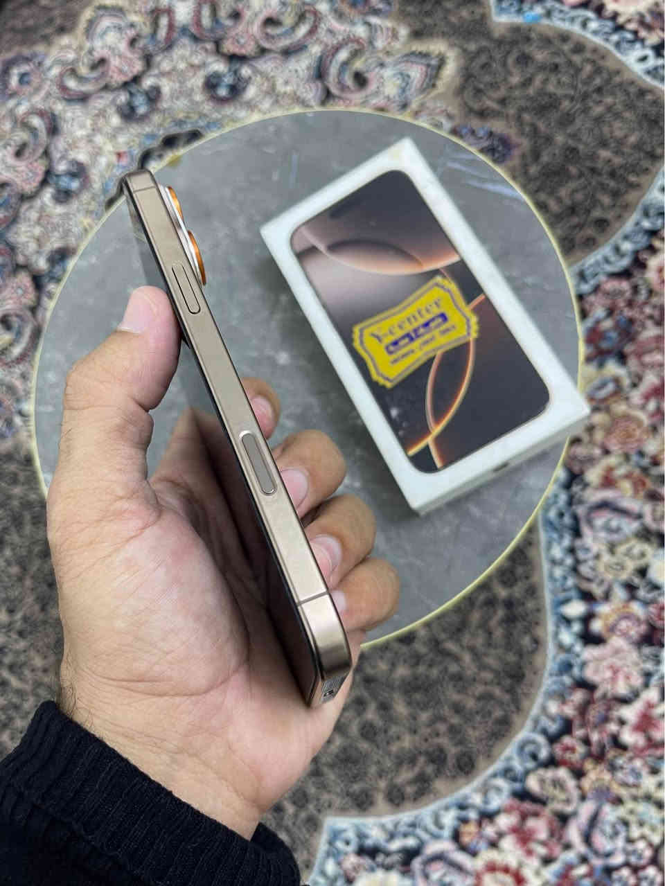 للبيع ايفون 16 برو ماكس بعده داخل الضمان مشحون 128 مره فقط  مكاني بعقوبه حي المعلمين السعر 1500وبي مجال بسيط
*********** بعقوبة, ديالى
