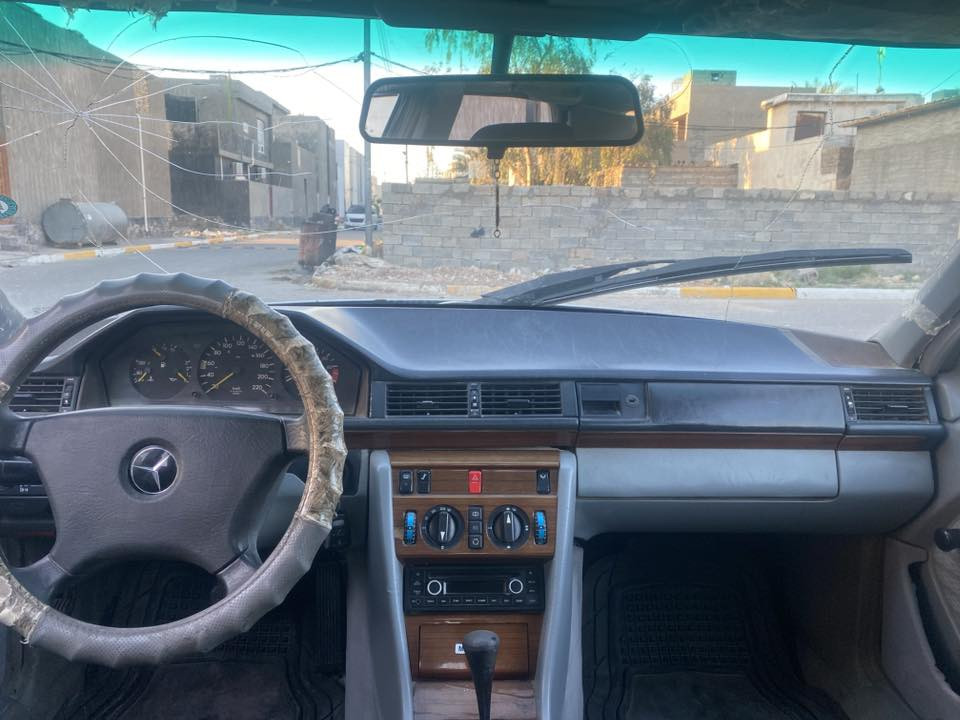 مارسيدس بنز E300موديل 1992
مكينة بvvt3000 مكفولات 
***********
