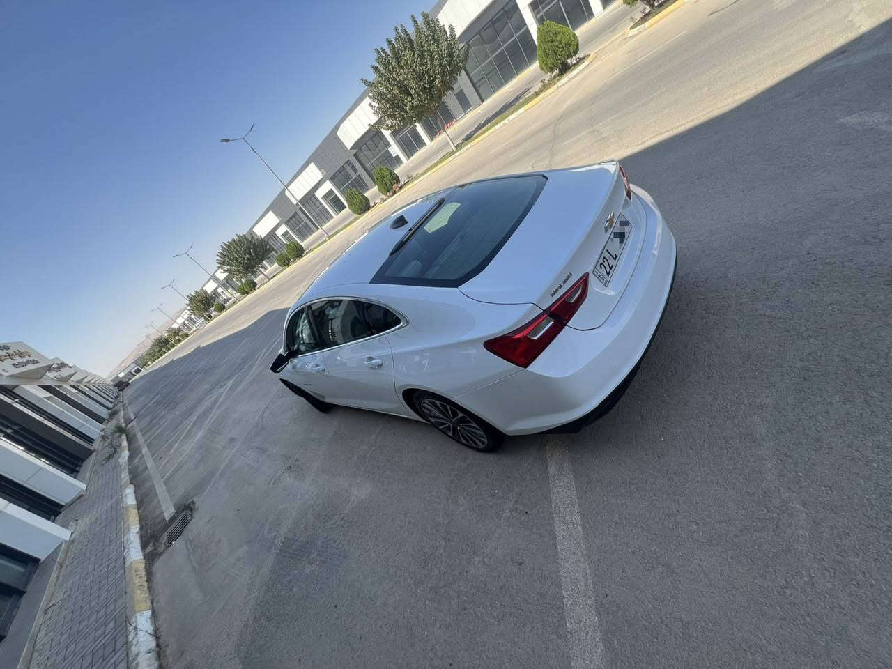 ‎سلام و علیکم
‎شوفرلیت مالیبو 2017 ابيض ثلجي 
‎محرك 1.5 تيربو كير  AT مرغوب 
‎سيارة جاهزة و حلو داخل كريمي 
‎كل ارباكات شركة ماطاك بدون حادث 
‎قطعتين صبغ بدون دواخل 
‎شاصي و بطانة بشرط مابي حادث 
‎رقم شاصي موجود بصورة 
‎تكدر شوف حادث مالة امريكا 
‎موصفات فوليوم تحكمات ستيرن 
‎بصمة ابواب بصمة شاشة كامرا 
‎ويلات كروم  و ماشية 83 الف ميل 
‎سيارة رقم اربيل سنوية رقم جديد لحد 2028 
‎محرك و كير مامفتوح ولا برغي بشرط بدون عيب 
‎تبريد و كهربائي بشرط 
‎تحويل و غرامات مرورية بشرط اسوي وكالة لطيبين
‎ رقم تليفون ***********
‎مکان بسلیمانیە 
‎
‎
‎
