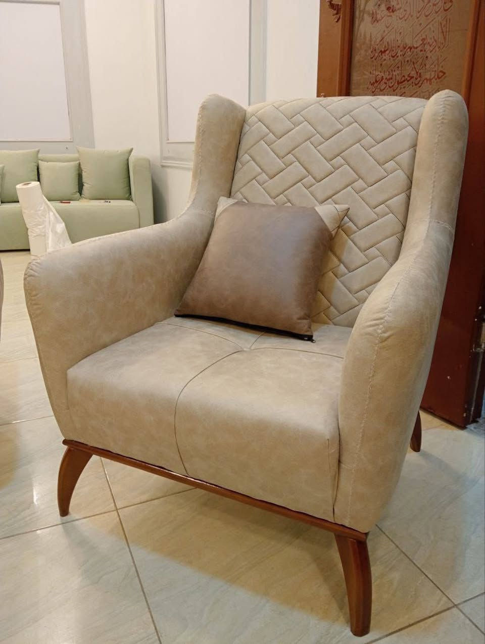 فورررري 🙈 ❤️ 🔥 

مكون من 2 كنبة و 2 فوتيه
خشب زان احمر 
قماش  مستورد 
سفنجات 35 كثافة🩶

السعر 16600
#متاح_غرف_ نوم 
#انتريه
#ركنه
#سفره 
#نيش
#مطابخ


**إذا كنت صاحب هذا الإعلان وتريد حذفه لأي سبب، رجاءا أرسل رسالة إلى الدعم الفني**