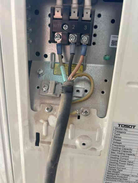 ١-تنصيب سبلت جداري السعر 50
٢-تنصيب سبلت جداري عدد 2 بسعر 80 الف 
٣-غسل سبلت عدد ٢ مع الثالث مجاني بسعر 60
٤-فتح سبلت جداري 25
٥ - فحص السبلت ان وجد عطل 15 الف 
٦- فتح ونقل السبالت من مكان الو مكان 
لتنصيب كافه انواع السبالت ✅
تنصيب سبلت كنتوري ✅
تنصيب سبلت جداري ✅
عمل فاكيوم(suction)✅
شحن غاز مع ضمان في الغاز ✅
شحن غازR22 وغازR410A✅
غسل كافه انواع السبالت ✅
ادامه كافه انواع السبالت✅

العنوان بغداد رقم الهاتف ***********
