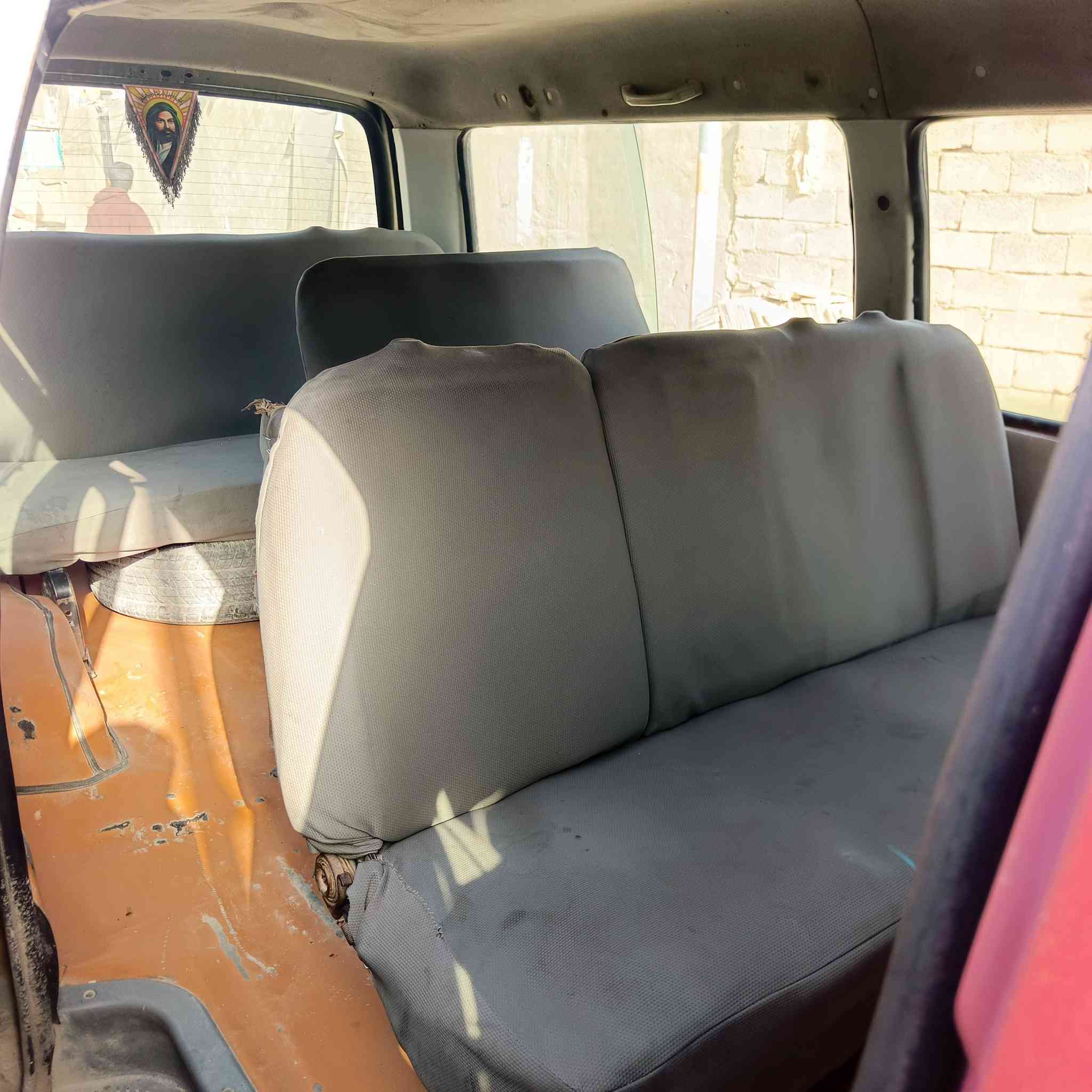 السلام عليكم 
سيارة بريجو للبيع موديل 96 سياحي رقم قادسية الماني 
مصفرة غرامات هيئة ومرور مكينة وگير خير من الله  
السعر 40 وبيها مجال مكان السيارة النجف 
اتصال فقط ***********
