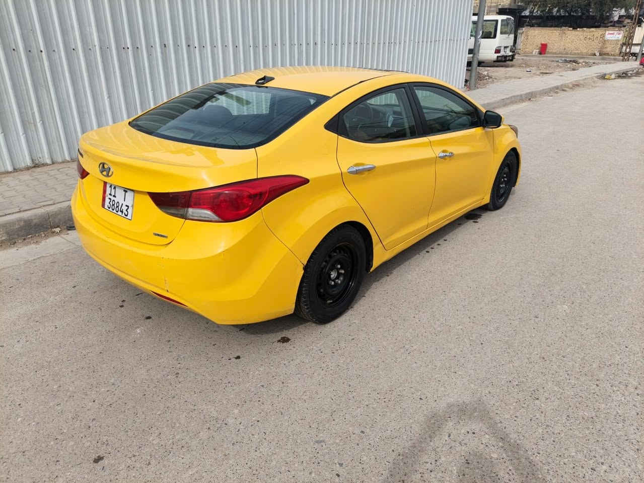 سلام عليكم عندي الانتره موديل 2011سياره فول واحد علا واحد بصمه فتحه جلد فول جديده وجاهزه وارد أمريكي حادثها بس خشم البنيد نفسه مصلح ليبل واحد والباقي مكفول من وضربه  مكينه 1800دوش تخم تاير كير مكينه كله مكفول مكان السياره بغداد السعر  95وبيها مجال ***********
