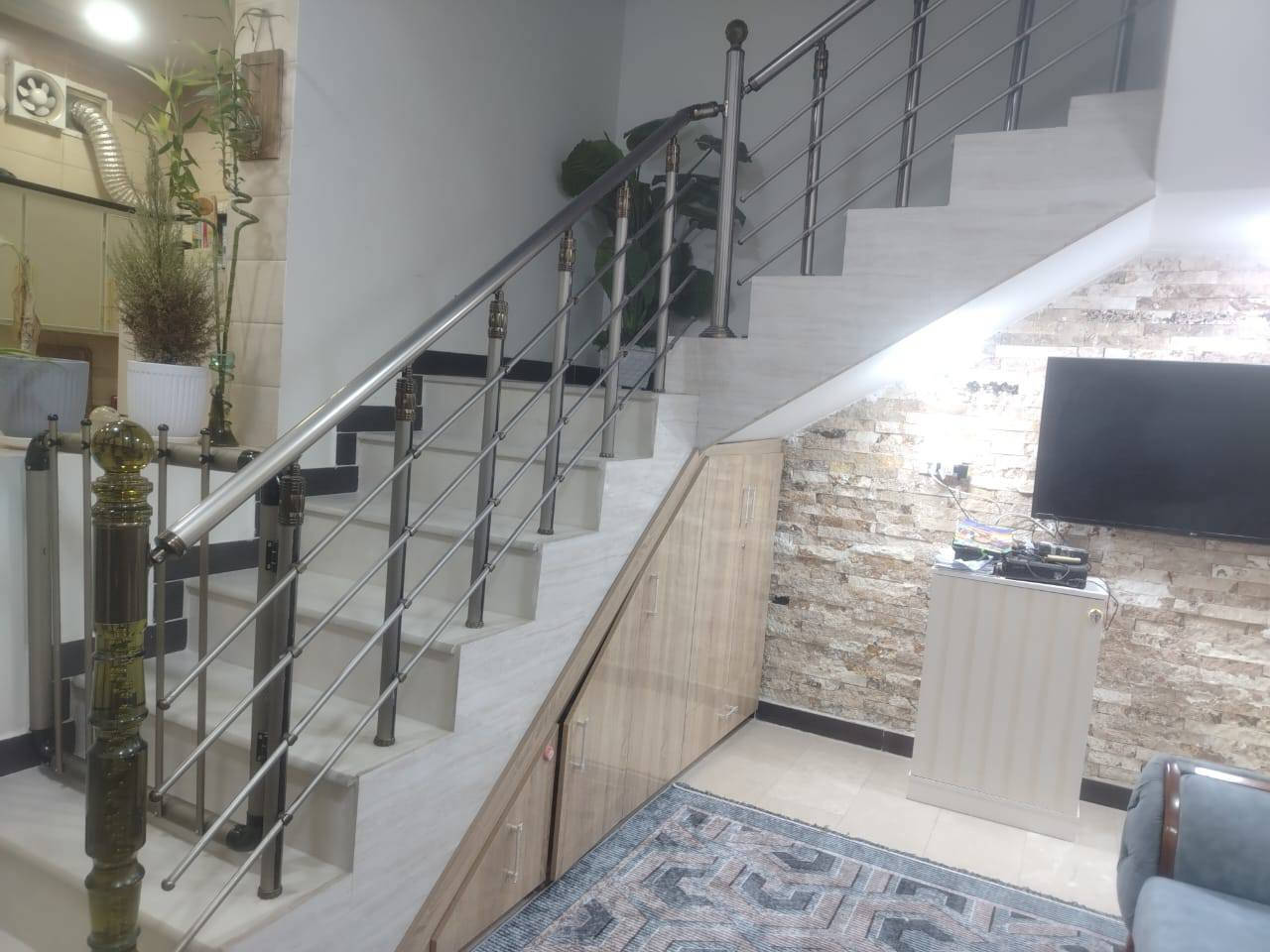 بيت للبيع منطقه الموحيه مساحه١٠٠متر طابقين 
البناء درجه اولئ مطلوب اسكان 15 السعر ٢١٠ وبي مجال 
مقاطعه ٣٧ قريب عله تبليط كلش مقابل المدينه المائية 
***********
