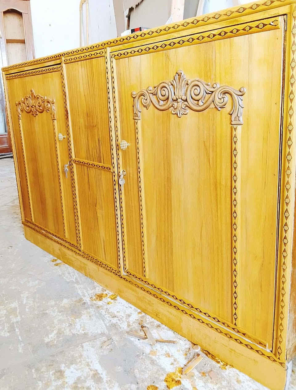 منضد مستعمل متر ونص تسكام للبيع ويوجد خدمة توصيل ***********
