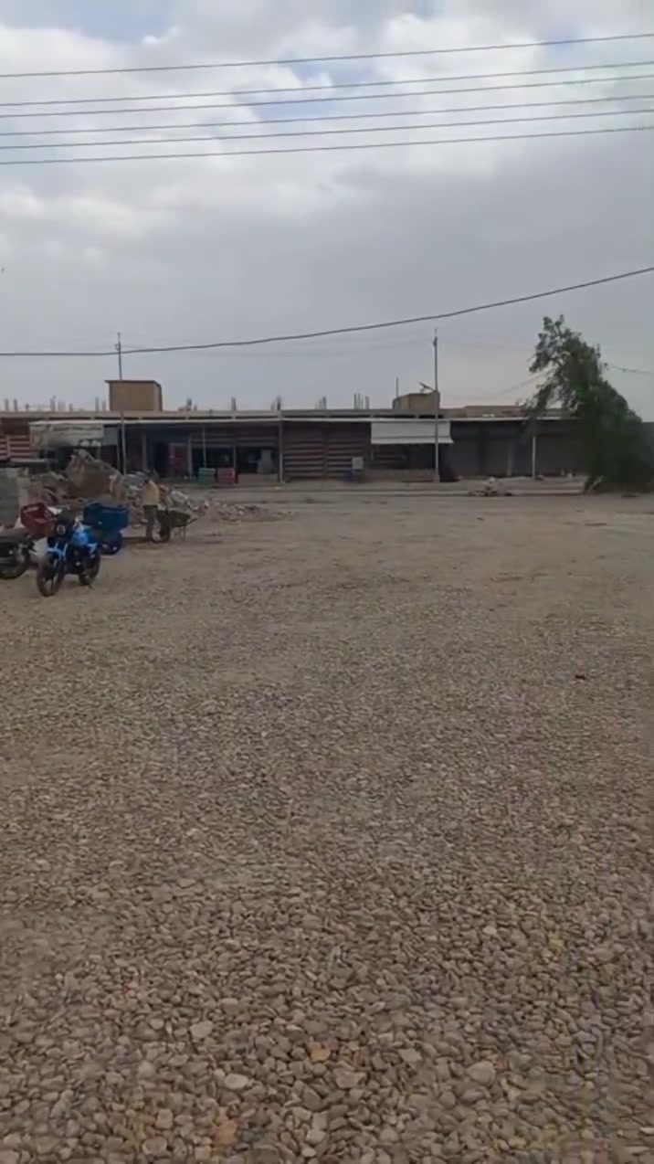 السلام عليكم
للبيع كراج غسل سيارات متكامل ۳ رنبات مع تاروستة هواء حجم كبير
  مع مولد كيا مع ماطور ماء عمودي كهرباء ماء اسالة خطين  
  موقع ممتازة نهاية شارع السبيس مقابل حي الزهور يم السكلات  
  على الشارع العام ساحة كبيرة جدا مع سقيفة مع حوض ماء كونكريت واسع
   لللاستفسار الاتصال على الرقم:***********
