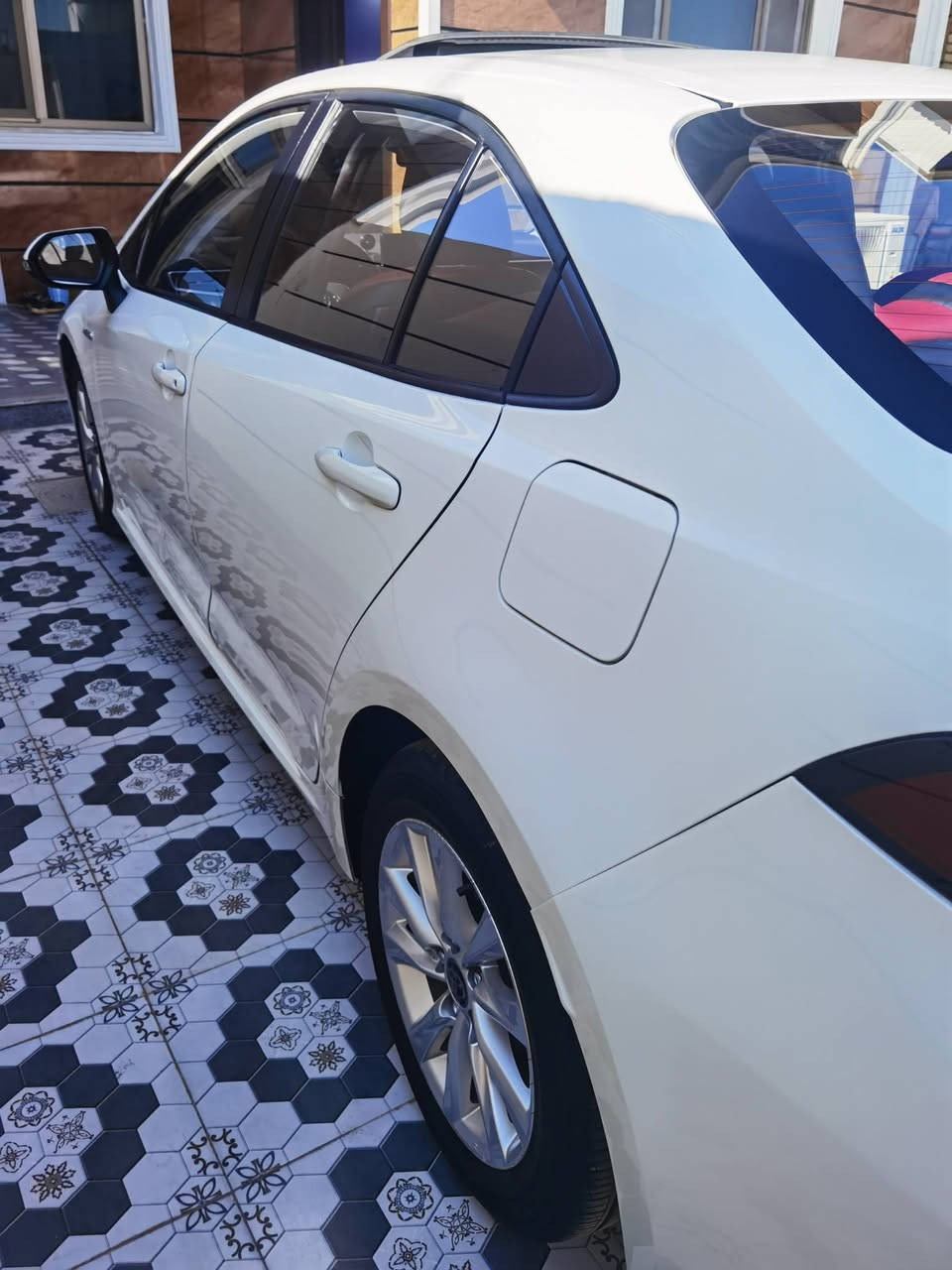 سلام عليكم شباب
كورله شكل خليجي
موديل٢٠٢٤
مكفوله من للصبغ فقط دعامية مصبوغات
سياره نضيفه
فول موصفات
داخل احمر
رادار امامي
توقف ذاتي
اوتو هولد
فتحه سلايد
كلشي بيها نضيف
وبيها رصعه بسيطه بل باب
سعرها ١٤٧ وبيها مجال 
مكاني بغداد العامرية
تواصل 
***********
