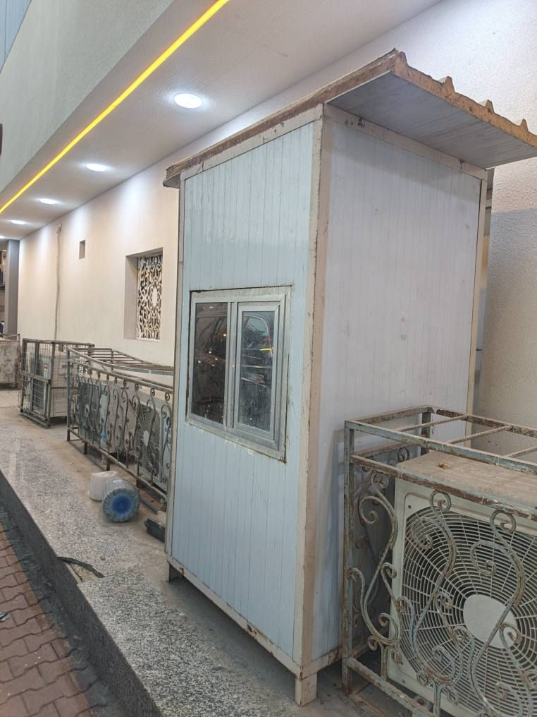 كرفان للبيع  سعر 200 وبي مجال *********** البصرة, العراق
