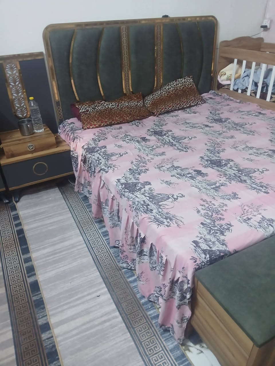 سلام عليكم
غرفه تركيه للبيع 
9 قطع سعر 750 
قفل


**إذا كنت صاحب هذا الإعلان وتريد حذفه لأي سبب، رجاءا أرسل رسالة إلى الدعم الفني**