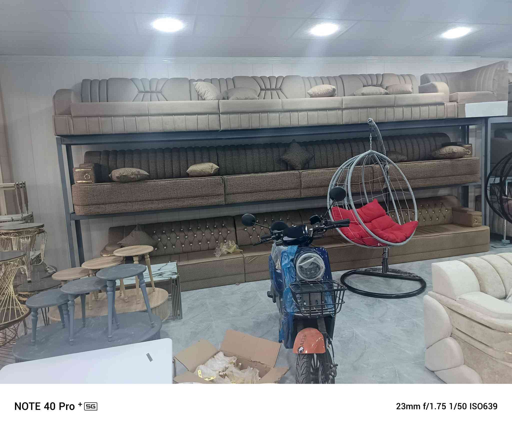 اسلام عليكم يوجد دواوين حطاطه بلاويد اسود سعر الديوان ٤٥٠ يوجد اشكال القياسات مكان كاطون قصط موجود   ***********
