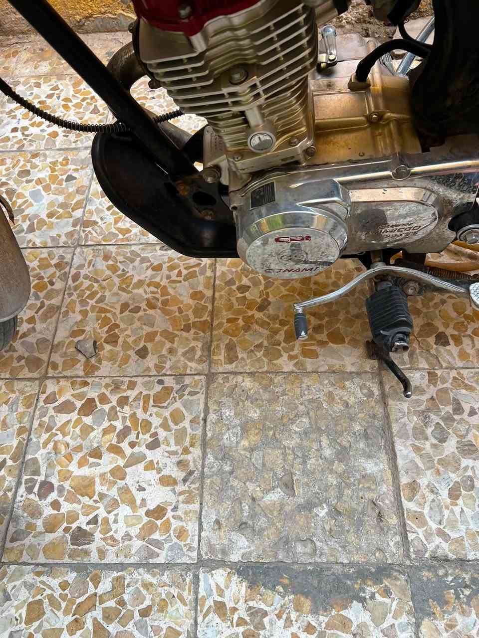 ادوات للبيع مفتوح المحرك نظافه شوفه العين رايدها 350 وبيها مجال مكاني للحيانيه ***********
