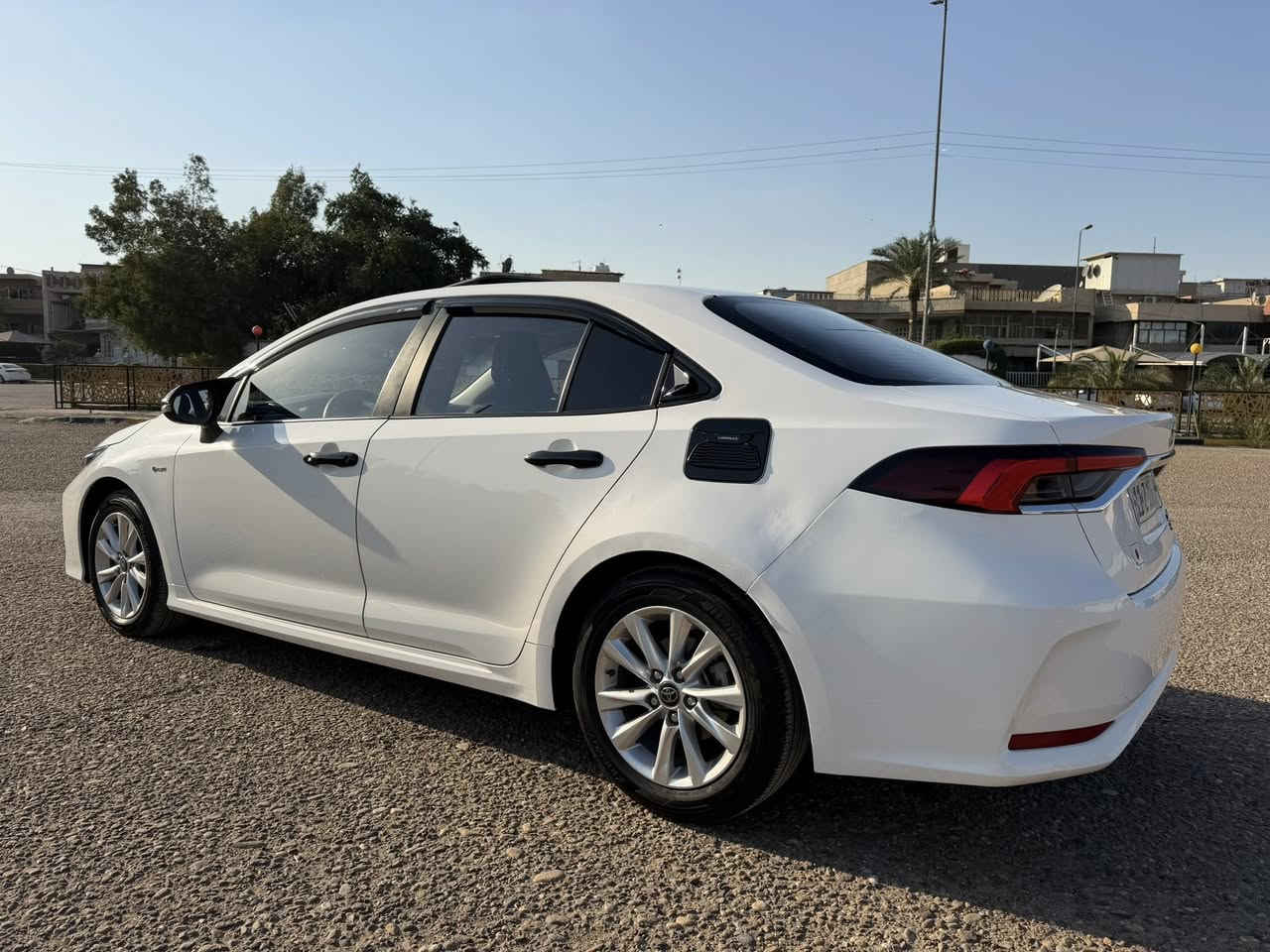 لـلـبـيـع  خـلـيـجـي  🤍🤍🤍
تويوتا كورلا هايبرد      موديل 2025 
ماشيه 9000 كيلو فقط 
بصمة 2 
دخول ذكي
محرك 1800
فتحة سقف سلايت
تبريد قطعتين امامي - خلفي 
مخارج usb
كشنات جلد اسود 
سايد بريك بصمة
لد امامي خلفي
اوتو هولد
مود درايف
شاشة
كامره دواره بلاديه 
كروز سرعه 
فول تحكم ستيرن 
رادار 
مع كافه ملحقات سياره من جك وسبير وكتلوكات وارضيات  ولبس خدمات على ايد الشركه مملعوب بيهم 
رقم بغداد كامل هزه جديده وجاهز باسمي تحول مباشر 
بيه بارد فقط جاملغين الخلفيات 
السعر 21750 وبي مجال 
***********
